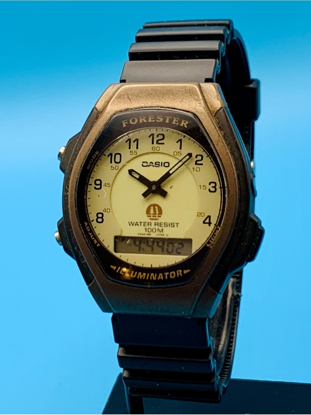 CASIO FORESTER FT-600 Men’s Vintage Ana-Dig Wristwatch Backlight Works New Batt